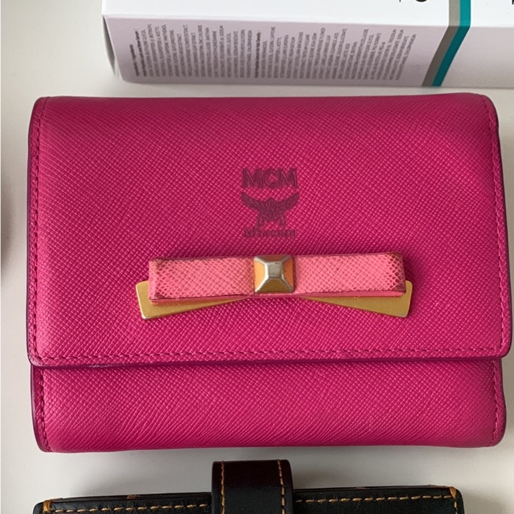 Mcm pink wallet